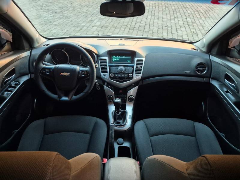 CHEVROLET - CRUZE - 2014/2015 - Branca - R$ 64.900,00