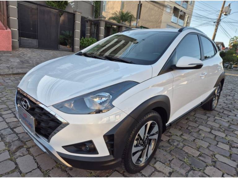 HYUNDAI - HB20X - 2021/2022 - Branca - R$ 85.900,00