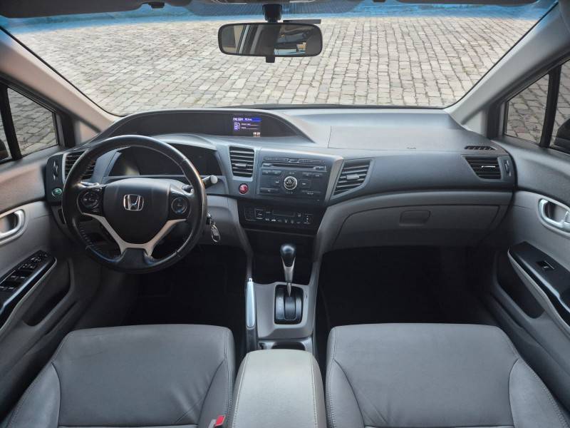 HONDA - CIVIC - 2016/2016 - Prata - R$ 81.900,00