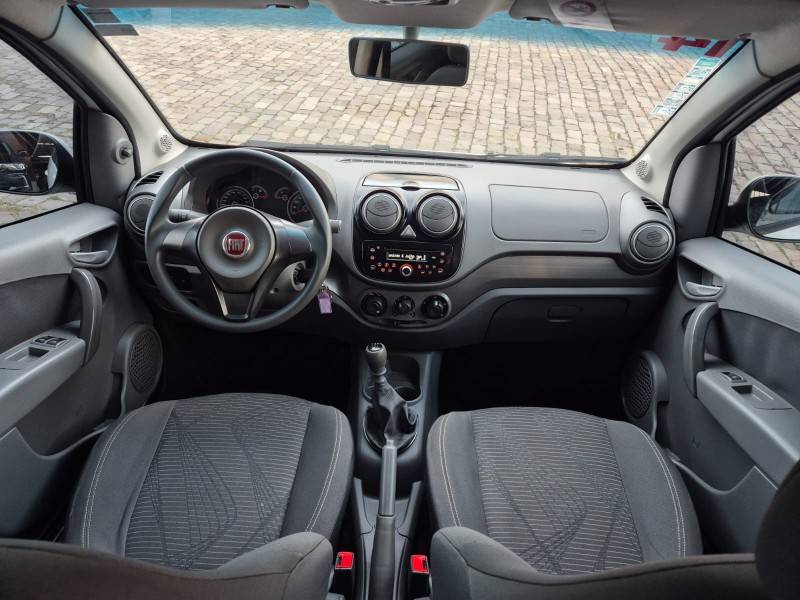 FIAT - PALIO - 2013/2014 - Branca - R$ 39.500,00