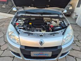 RENAULT - SANDERO - 2013/2013 - Prata - R$ 38.500,00