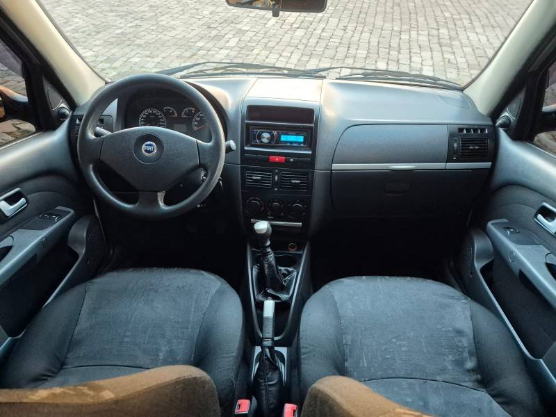 FIAT - PALIO - 2006/2007 - Prata - R$ 29.900,00